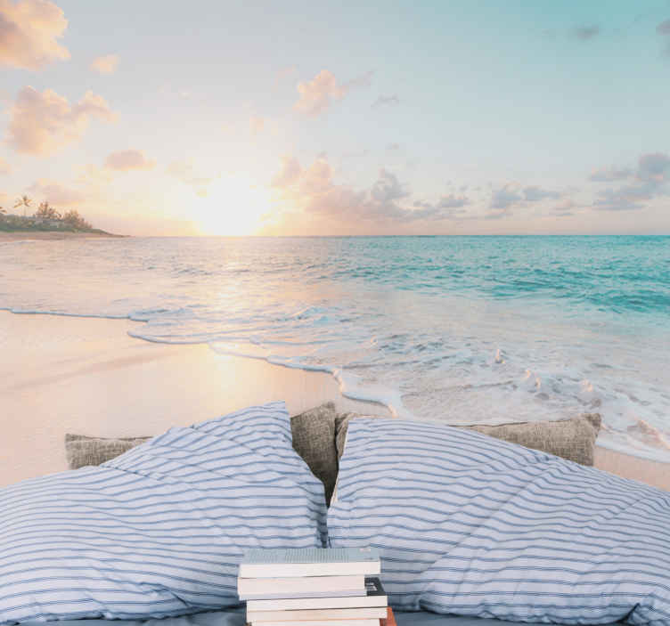 Parati per salone Mare calmo nella sera rossa