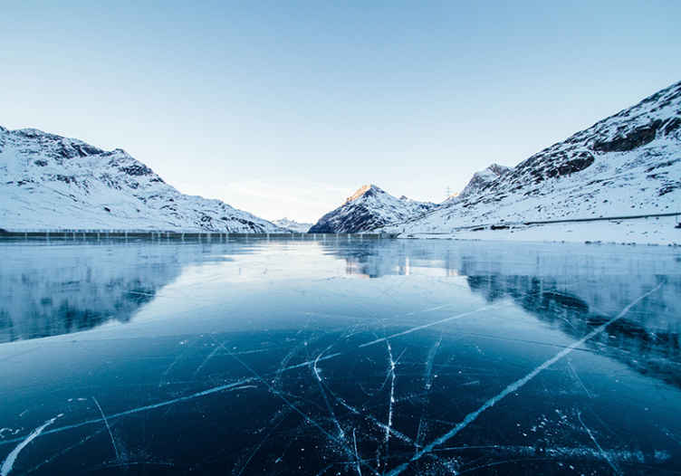 Papier peint mural lac Papier peint lac givré - TenStickers