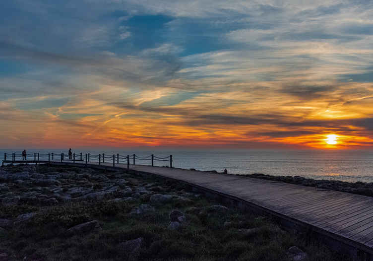 Serene Ocean Horizon landscape wall mural - TenStickers