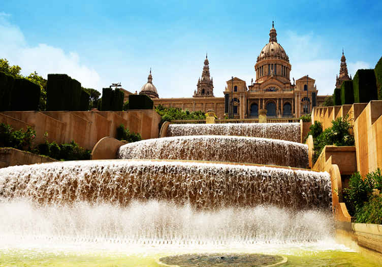 City wall mural fountain in barcelona - TenStickers