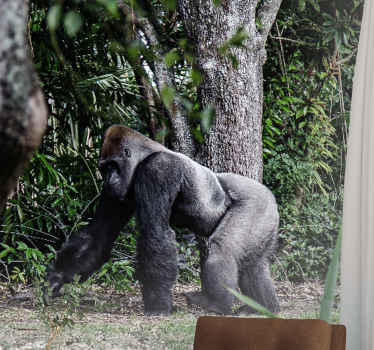 Ezüst fekete gorilla a fák mellett falfestmény - TenStickers