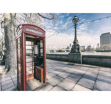 Original fotomural de ciudad de Londres para pared con vistas a esta maravillosa ciudad y en el que en primer plano vemos la típica cabina telefónica.