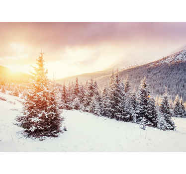 Se gosta de neve, definitivamente se apaixonará por este mural de parede de montanhas. pode apreciar a beleza dessa paisagem sem sequer sair do seu sofá. 