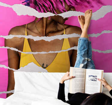 Nainen, jolla on repeytynyt paperitehoste olohuone valokuvatapett - Tenstickers
