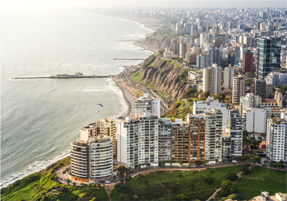 Murais de parede cidades e países Lima views TenStickers. Murais de parede cidades e países Lima views. Um fotomural vinílico com uma linda paisagem de vista aérea da cidade de lima, peru, ótimo para dar um toque moderno à decoração da sua sala.