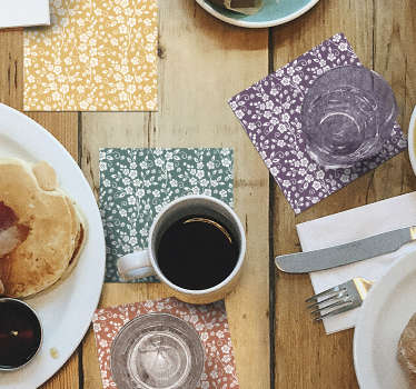 Elegante sottobicchiere con motivo floreale - TenStickers