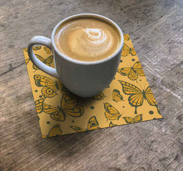 Posavasos moderno de mariposas doradas - TenVinilo