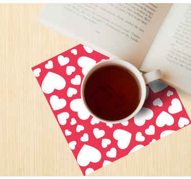 Beyaz küçük kalpler coaster ile kırmızı arka plan - TenStickers