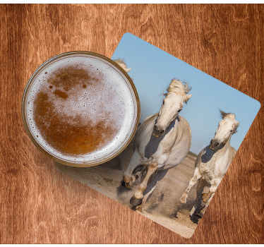 Tři koně běžící moderní dráha - TenStickers