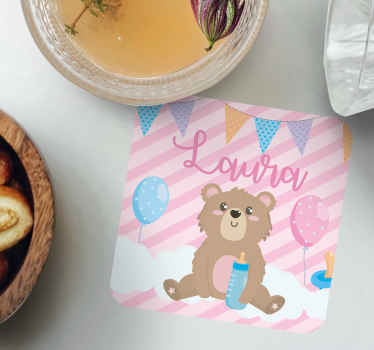 이름 코스터를 가진 소녀를 위한 귀여운 곰 - TenStickers