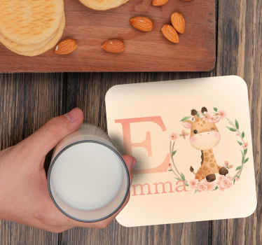 Søt sjiraff for jente med navn underlag tilpasset - Tenstickers