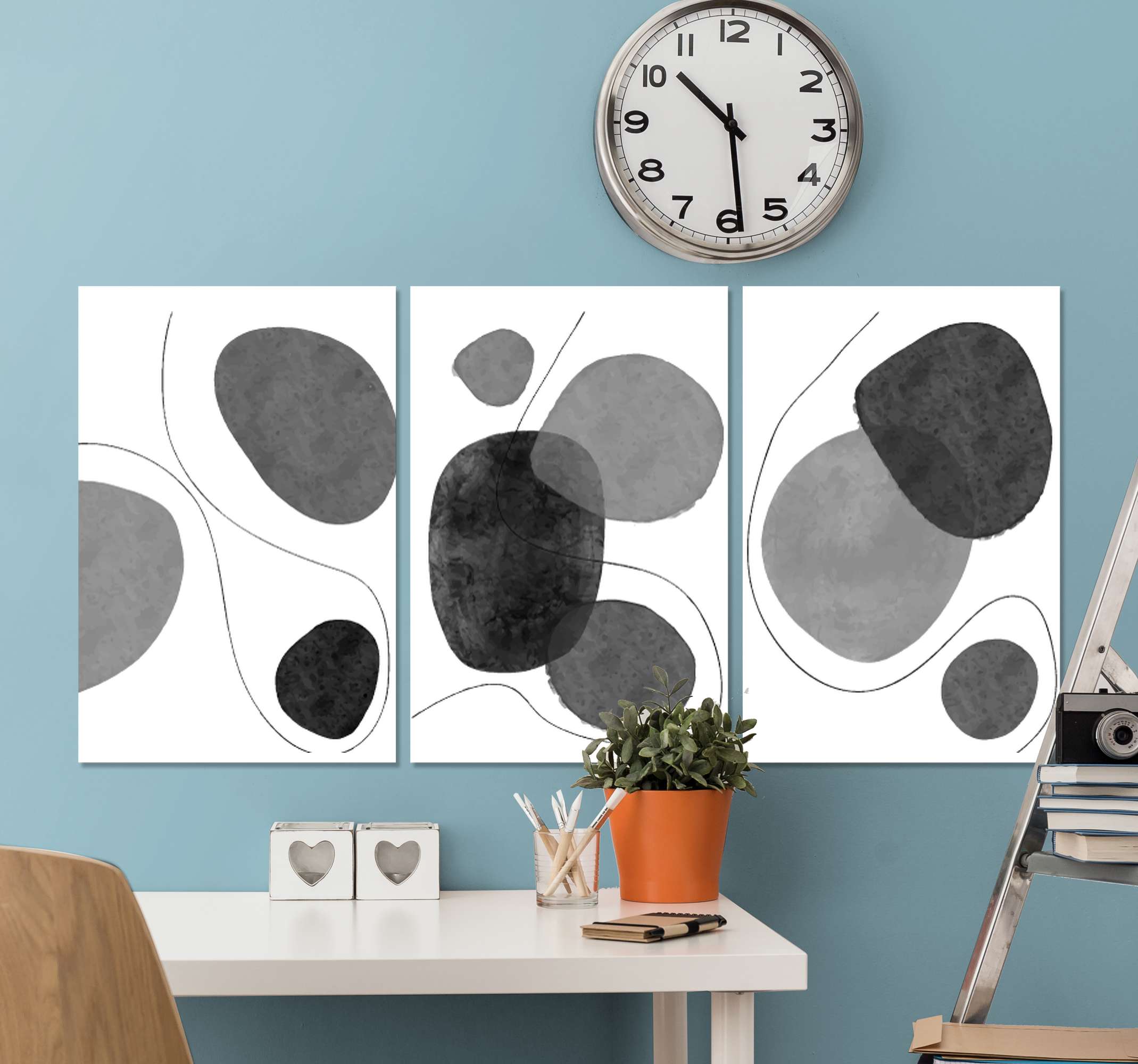 Quadro Decorativo nórdico Nórdico abstrato em tons de cinza TenStickers. Quadro Decorativo nórdico Nórdico abstrato em tons de cinza. Impressão em tela nórdica que apresenta um padrão de formas abstratas em escala de cinza cercadas por linhas. Inscreva-se com 10% de desconto. Alta qualidade.