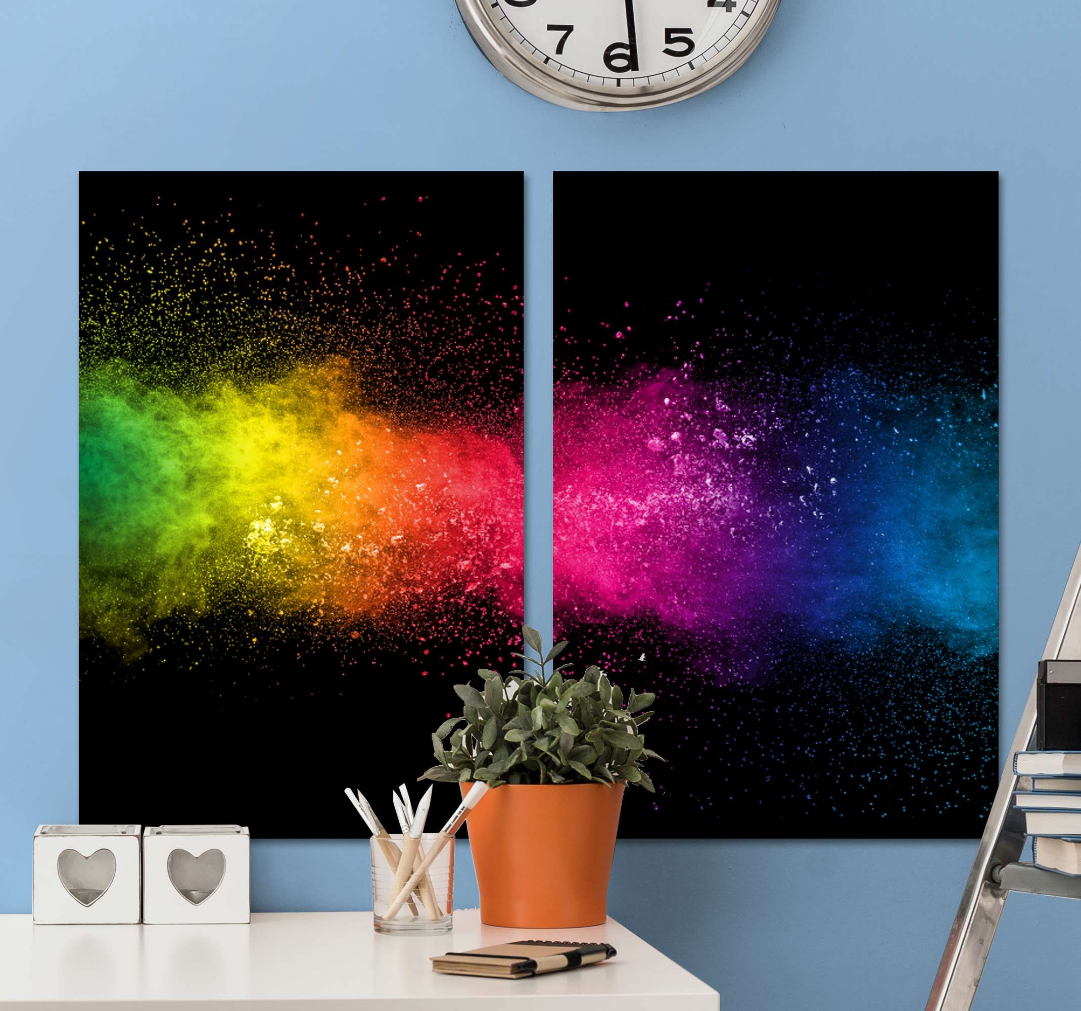 TenStickers. Quadro Decorativo abstrato Respingo multicolor. Multicolor respingo arte abstrata da parede da lona. Fundo preto e explosão de tinta em pó. Decore seus pisos. Inscreva-se com 10% de desconto!