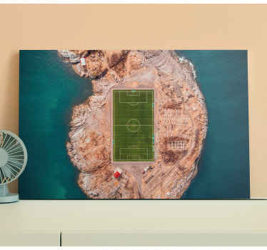Fotbollsplan nära havet hem canvas tavla - Tenstickers