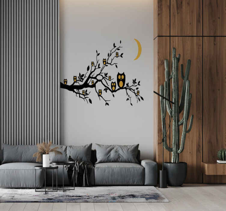 Sticker mural chouette confortable sur arbre - TenStickers