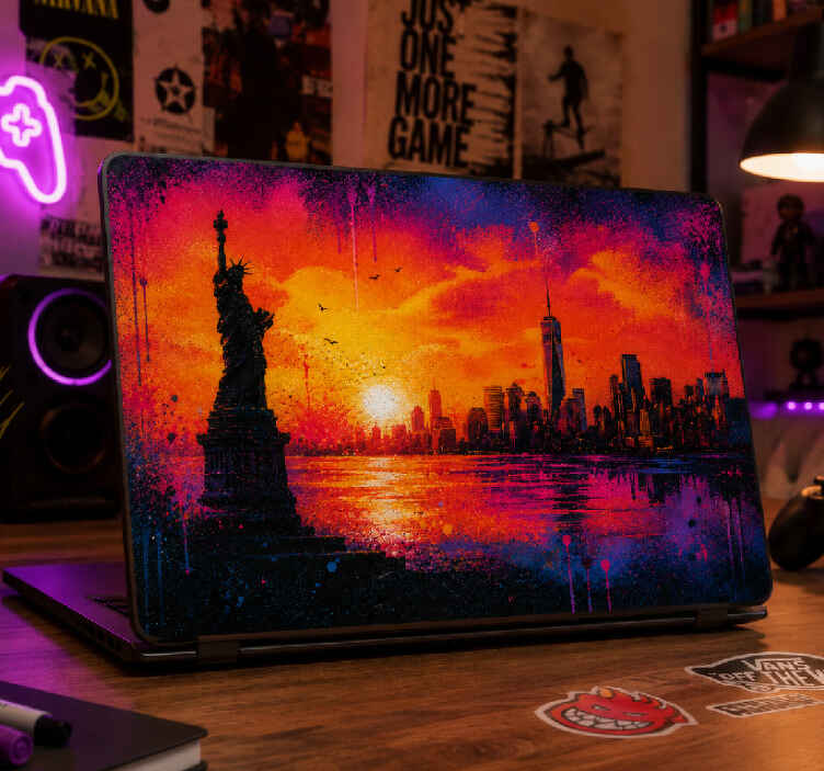 Laptop skin inspired by new york city graffiti - TenStickers