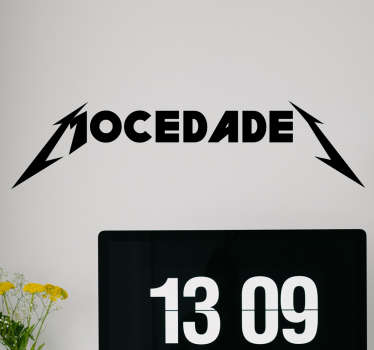 Fantástico vinilo de humor que ironiza cambiando el logo del grupo español pop “Mocedades” por el logo de la famosa banda de trash metal.
