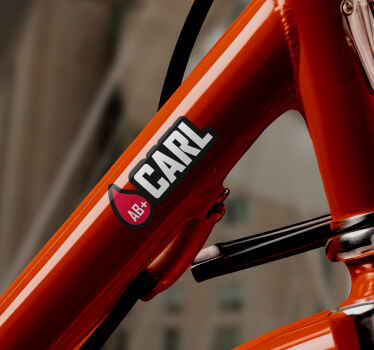 Flagga med namn blodgrupp klistermärken till cykel - Tenstickers
