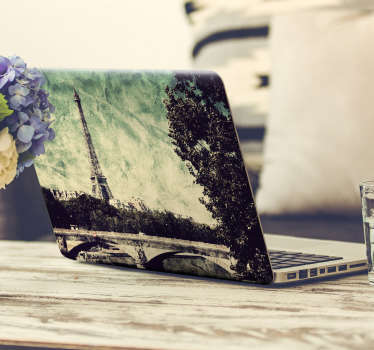 Laptop Aufkleber blick auf den eiffelturm - TenStickers