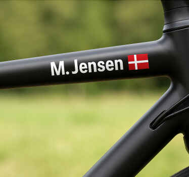 Dansk flag og navn klistermærke til cykel - TenStickers