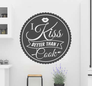 Muursticker keuken I kiss better than I cook - TenStickers