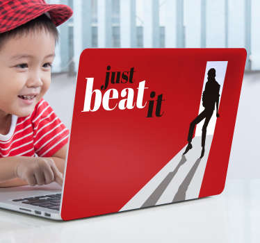 Autocolante de pessoas e personagens ideal para decorar o su computador portátil com desenhos e uma famosa frase do artista.
