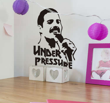 Einfach anzubringender wandaufkleber einer porträtzeichnung eines popmusikkünstlers mit dem berühmten lied "under pressure". Das design kann in jeder gewünschten farbe sein.