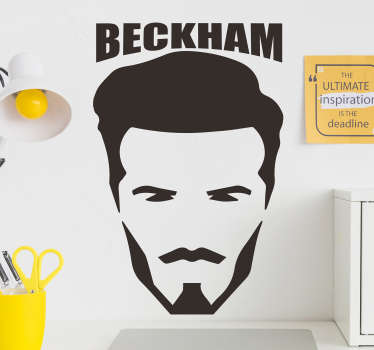Autocolante de silhuetas de futebol com a silhueta do famoso jogador de futebol britânico, David Beckham. Este produto é fácil de aplicar.