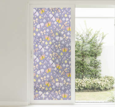 Film occultant fenêtre papillons colorés - TenStickers