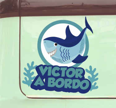 Vinilo coche tiburón bebé con nombre - TenVinilo