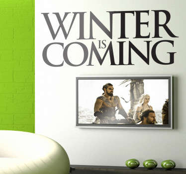 Adhesivo con el lema principal de Juego de Tronos, de George R R Martin. En inglés. El invierno está llegando. Para los fans de la serie. Un adhesivo decorativo de programas TV