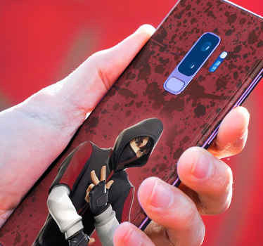 Lindo autocolante fortnite para samsung. O personagem posa em um estilo que retrata um artista de rap. A imagem da foto é realista e original.