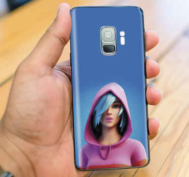 autocolante de personagem feminino fortnite para telefone samsung. O produtorealista é feito com alta imagem gráfica, uma linda senhora com capuz rosa e cabelo azul.