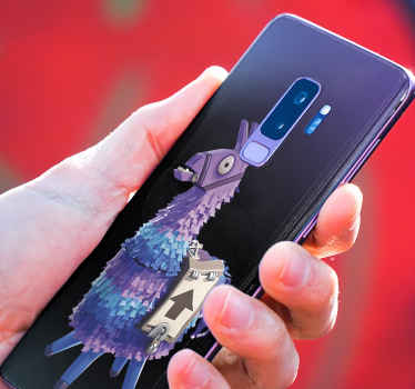 Um autocolante de lhama de ilustração para telefone samsung. A lhama é ilustrada como trancada com um cadeado. Lindo produtopara o seu telefone samsung.