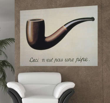 Mural de parede autocolante de arte - uma obra-prima de Magritte que cria um paradoxo triplo. Vários tamanhos disponíveis.