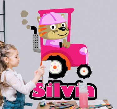 Rosa traktor med kattunge och namnklistermärke - Tenstickers