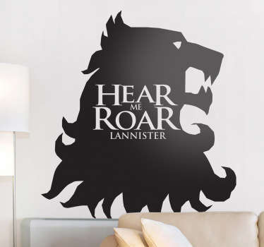 Espectacular adhesivo de la casa de los Lannister con su lema característico "oye mi rugido"