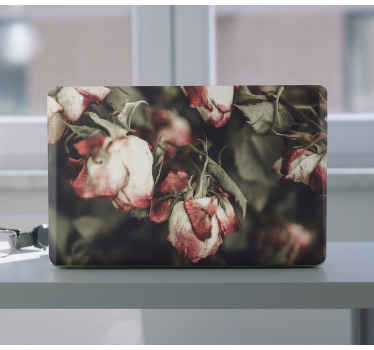 Sušené růže s listy kůže na notebooku - TenStickers