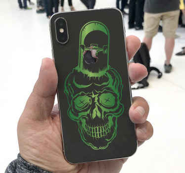 Naklejka na telefon Zielona czaszka z deskorolką - TenStickers