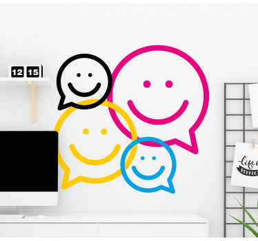 Smiley πολύχρωμα συννεφάκια ομιλίας αστικές χαλκομανίες - TenStickers