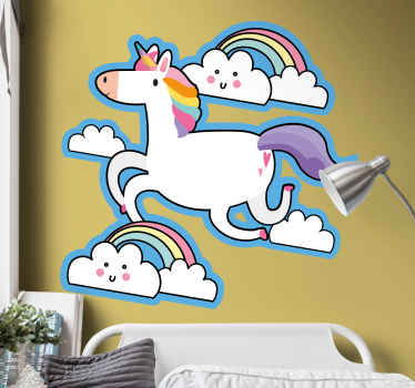 Sticker chambre enfant licorne courant avec les nuages - TenStickers