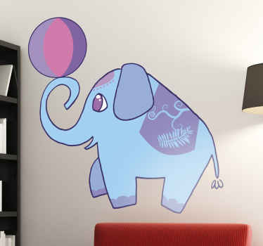 Muursticker kind olifant hooghouden bal - TenStickers