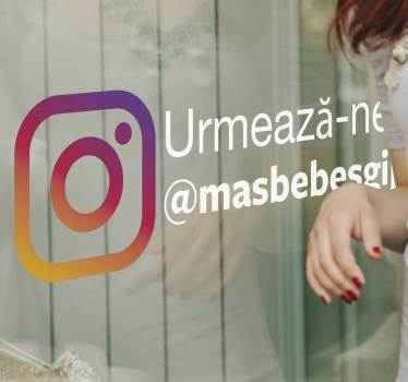Urmați-ne pe autocolantul din fața magazinului instagram - TenStickers