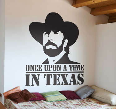 Espectacular vinilo con el imponente perfil del personaje Walker Texas Ranger interpretado por Chuck Norris.Vinilo para cinéfilos y seriófilos freakies con el estilo de los clásicos del Western y la leyenda en inglés "érase una vez en Texas".