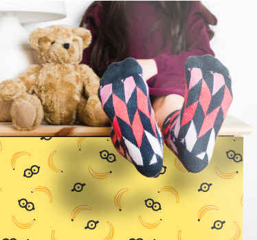 Vinilo para mueble patrón minions - TenVinilo