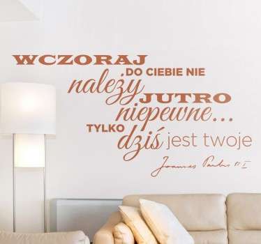 Naklejka na ścianę do salonu z cytatem Jana Pawła II - TenStickers