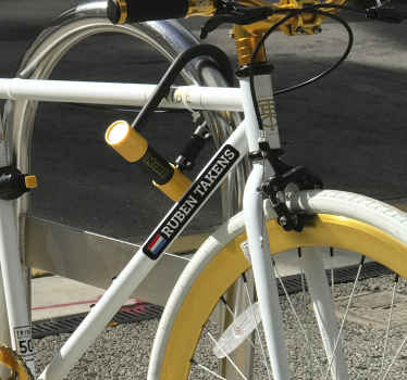 Fiets sticker met naam en vlag - TenStickers