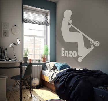 Sticker chambre ado trottinette avec prénom - TenStickers