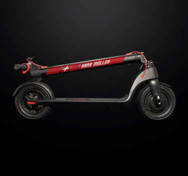Autocollant trottinette drapeau suisse et nom - TenStickers