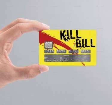 Si lo deseas puedes personalizar tarjeta de crédito con un vinilo que incluye una ilustración de película favorita.